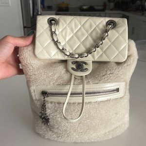 CHANEL- WHITE QUILTED CALFSKIN & SHEARLING MOUNTAIN BACKPACK